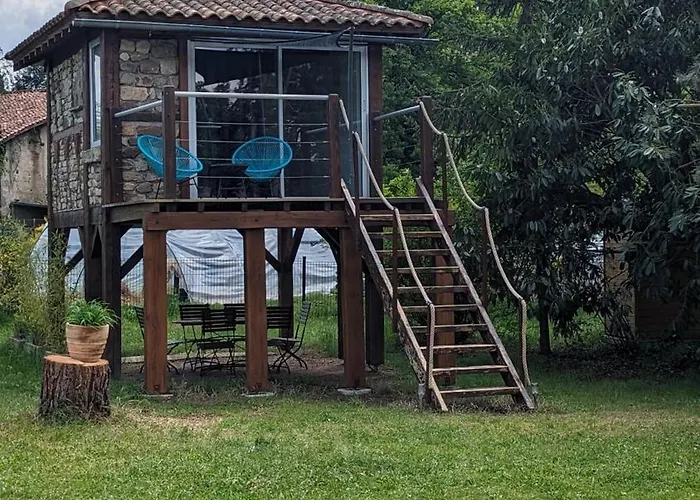 Les Genets Konukevi Orleat